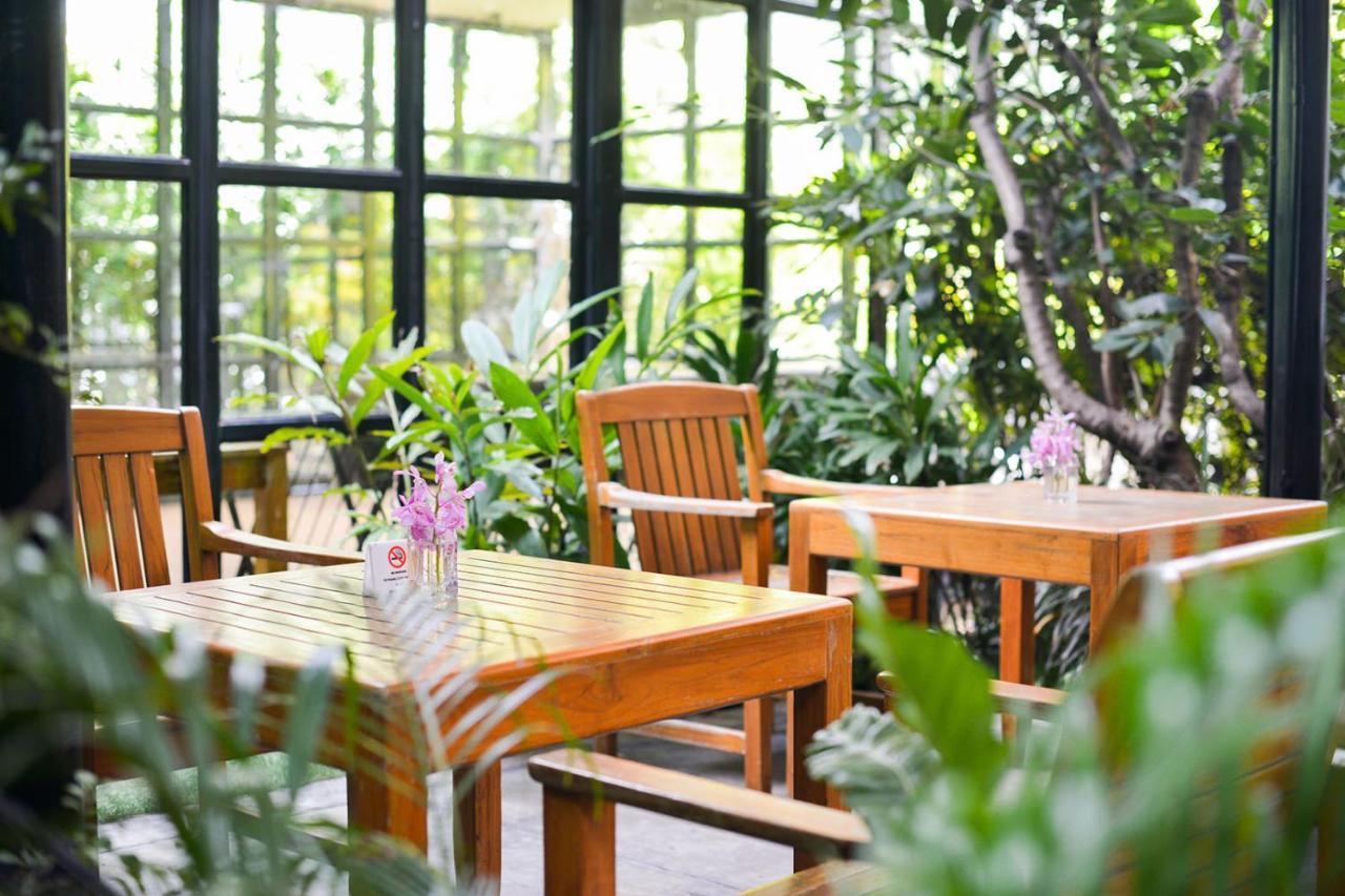 Grand Howard Hotel Bangkok Bagian luar foto