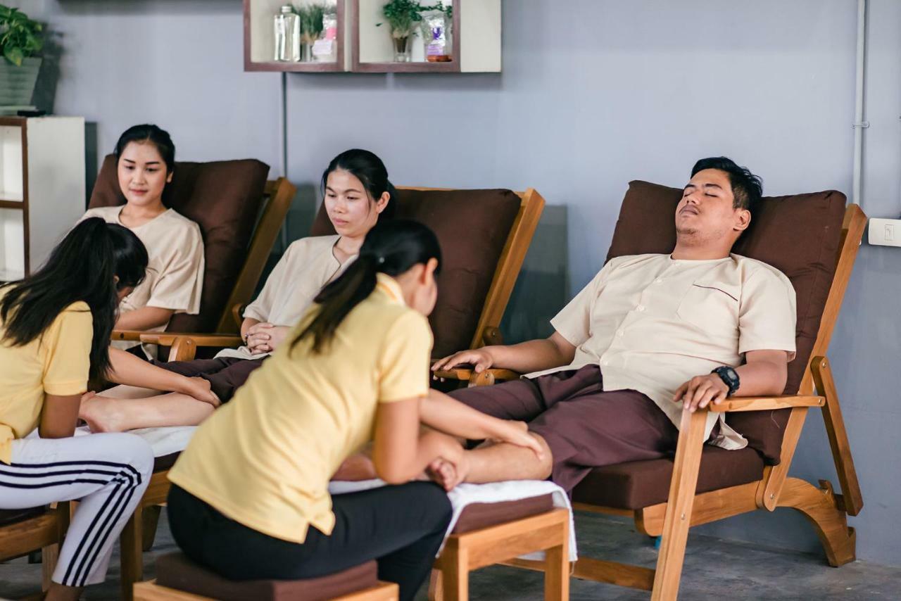 Grand Howard Hotel Bangkok Bagian luar foto