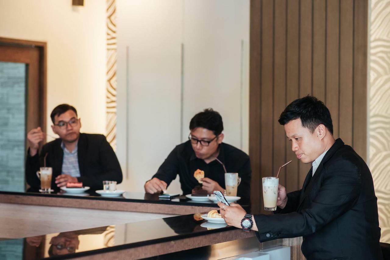 Grand Howard Hotel Bangkok Bagian luar foto