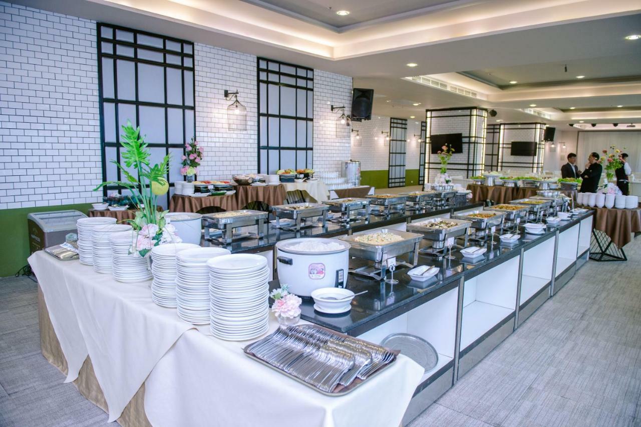 Grand Howard Hotel Bangkok Bagian luar foto