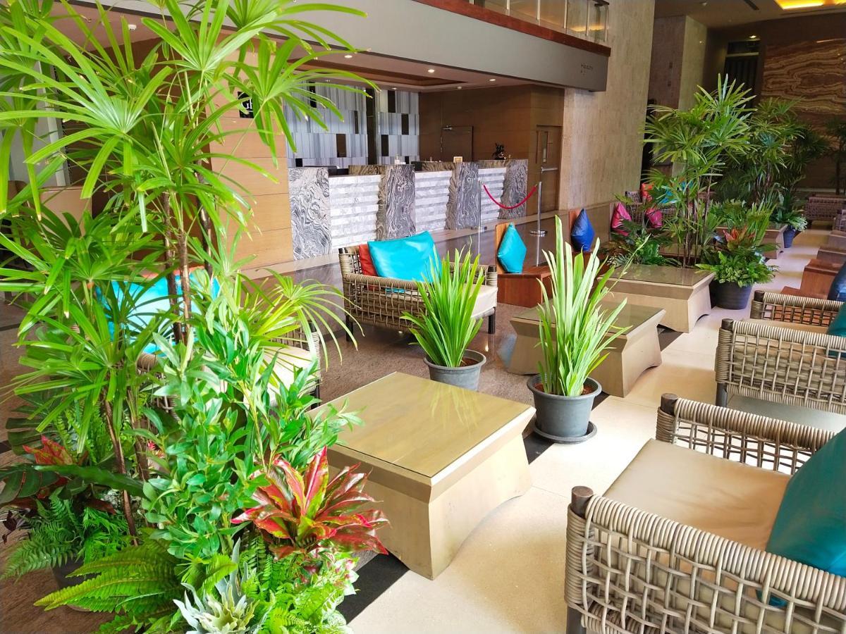 Grand Howard Hotel Bangkok Bagian luar foto